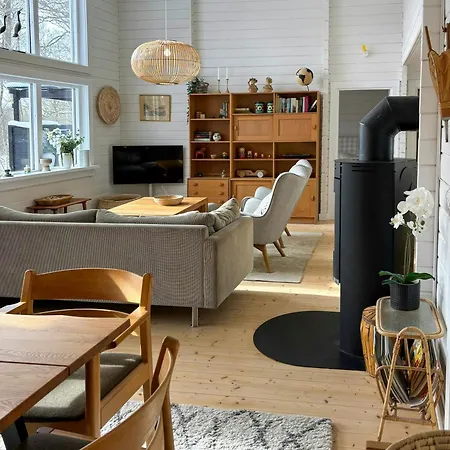 Summer House With Annex Near In Fjellerup